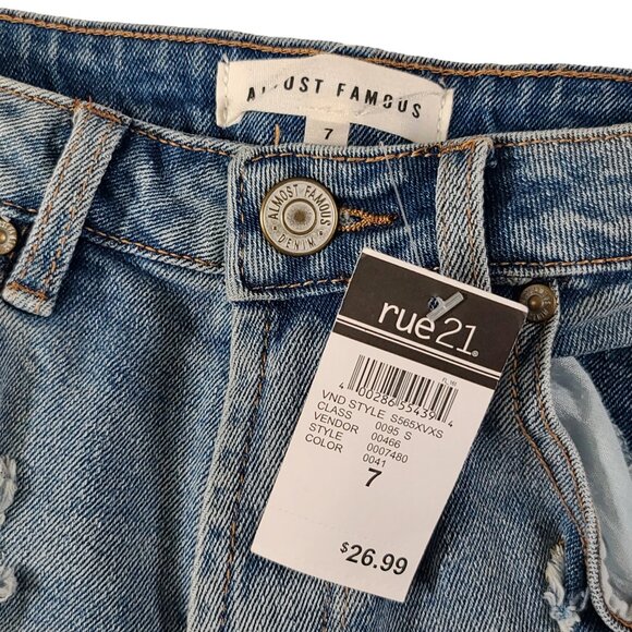 Almost Famous Jean Shorts Womens 7 28x3 Rough Hem Distressed Light Wash NWT - Picture 4 of 11